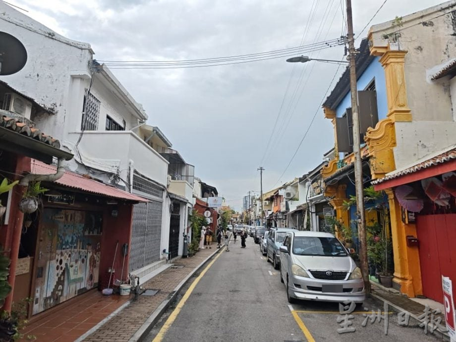 （古城封面主文）打铁街一服装店遭爆窃 再敲响老街区治安警钟