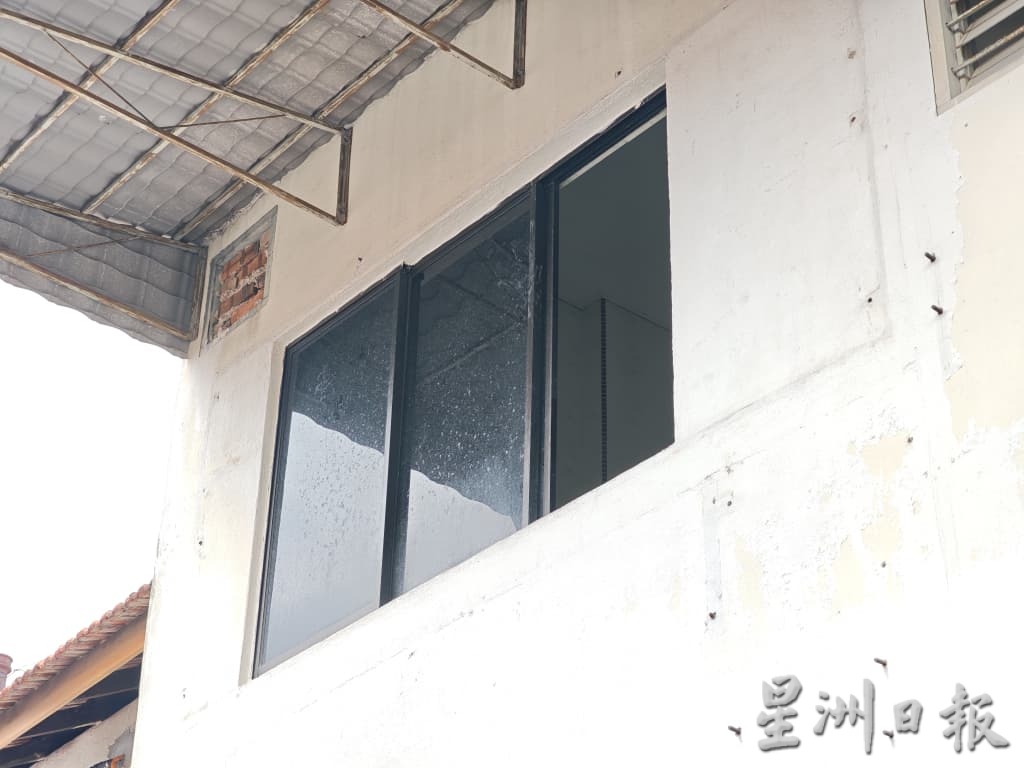 （古城封面主文）打铁街一服装店遭爆窃 再敲响老街区治安警钟