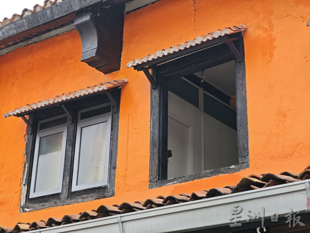 （古城封面主文）打铁街一服装店遭爆窃 再敲响老街区治安警钟