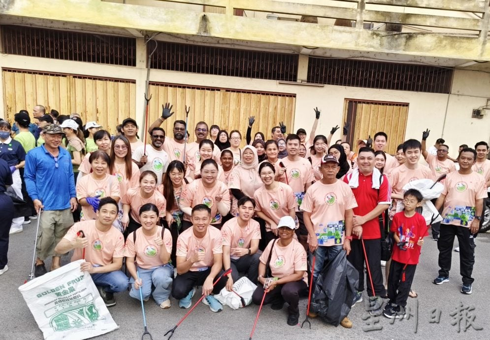 东：直凉村委会与百乐慈济捡跑活动360人参与