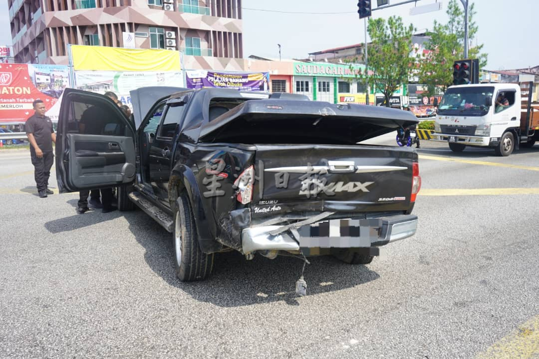 东：已签发：心虚逃跑终落网　通缉犯货卡司机撞灯柱遭逮捕