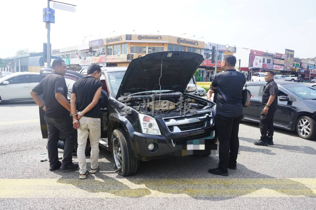 东：已签发：心虚逃跑终落网　通缉犯货卡司机撞灯柱遭逮捕