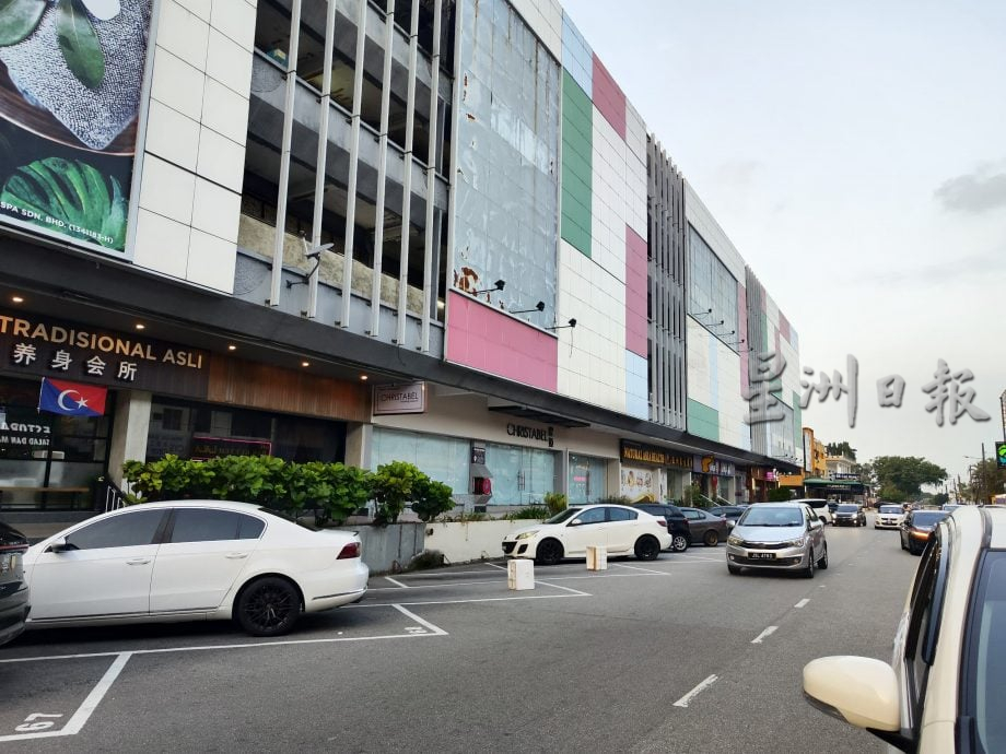 已签发 柔:【民生特工队】非法鸠收停车费,野火烧不尽春风吹又生