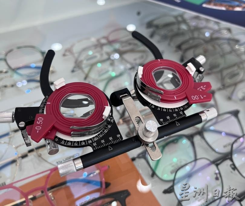 （古城第二版主文）敬业乐业——眼镜业者为客户提供合适的视力解决方案