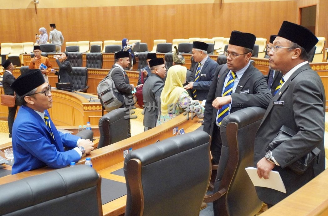 （大北马）玻州议会：副文：后座议员：不要一直有“惊喜”，水费调涨、智能停车系统成炮轰州政府“子弹”