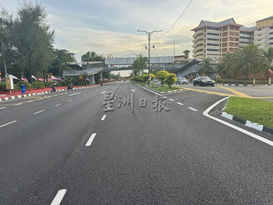 突然横越道路遭汽车撞倒,脚踏车骑士重伤不治。
