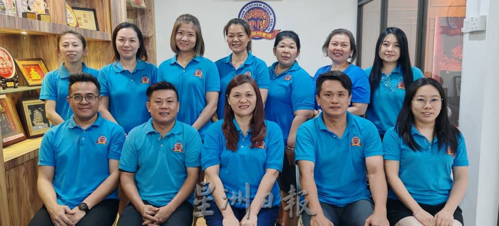 (大北马)吉玻潮州会馆青年团829举办出花园。