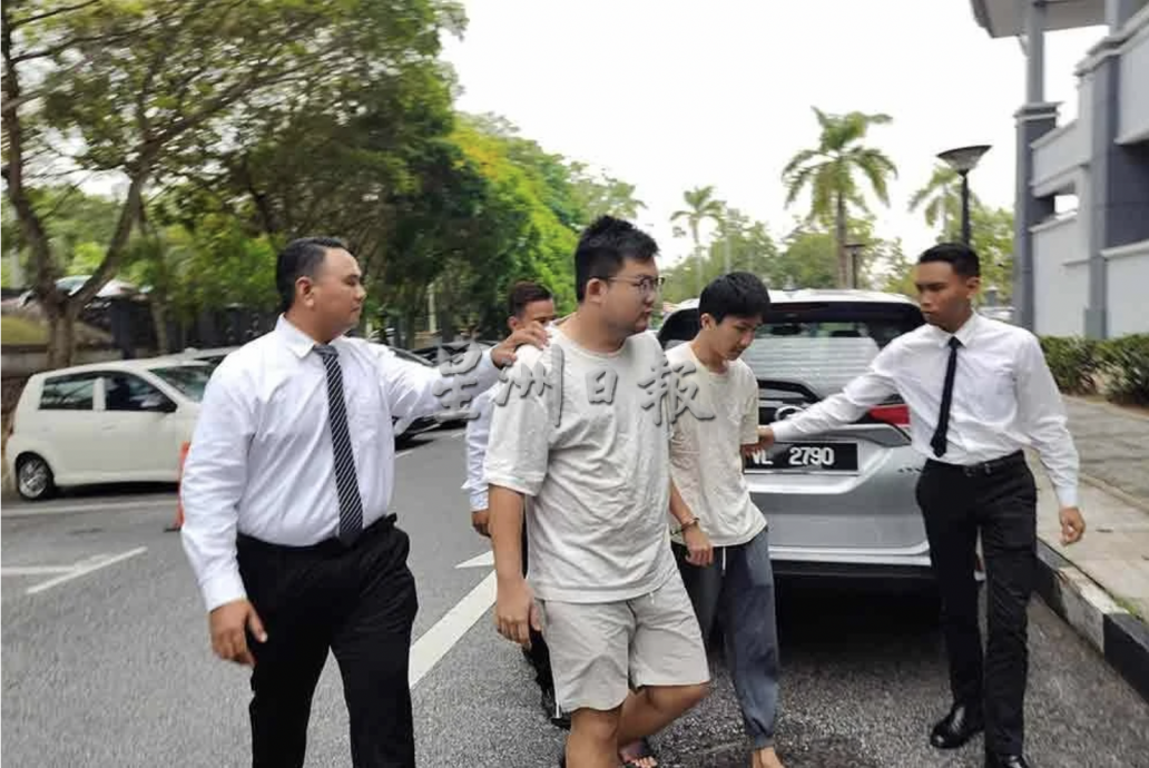 供星洲网/非法持有90张银行卡 2华男认罪各罚1万