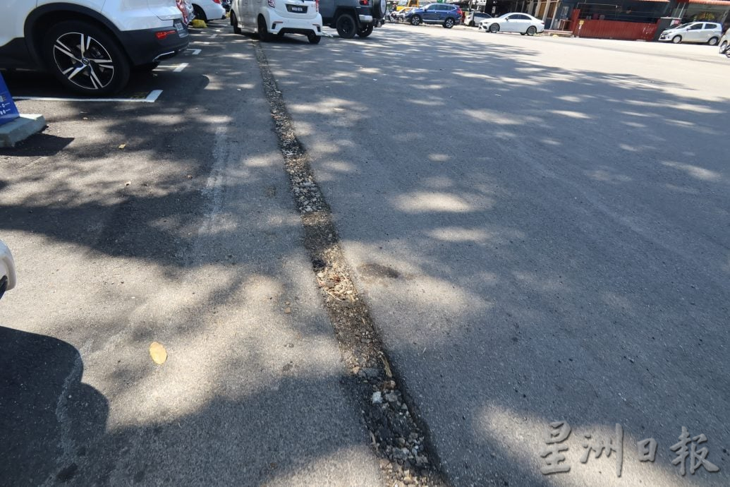 东:已签发:哈芝阿都阿兹路又开挖,政府议员也不懂是什么工程