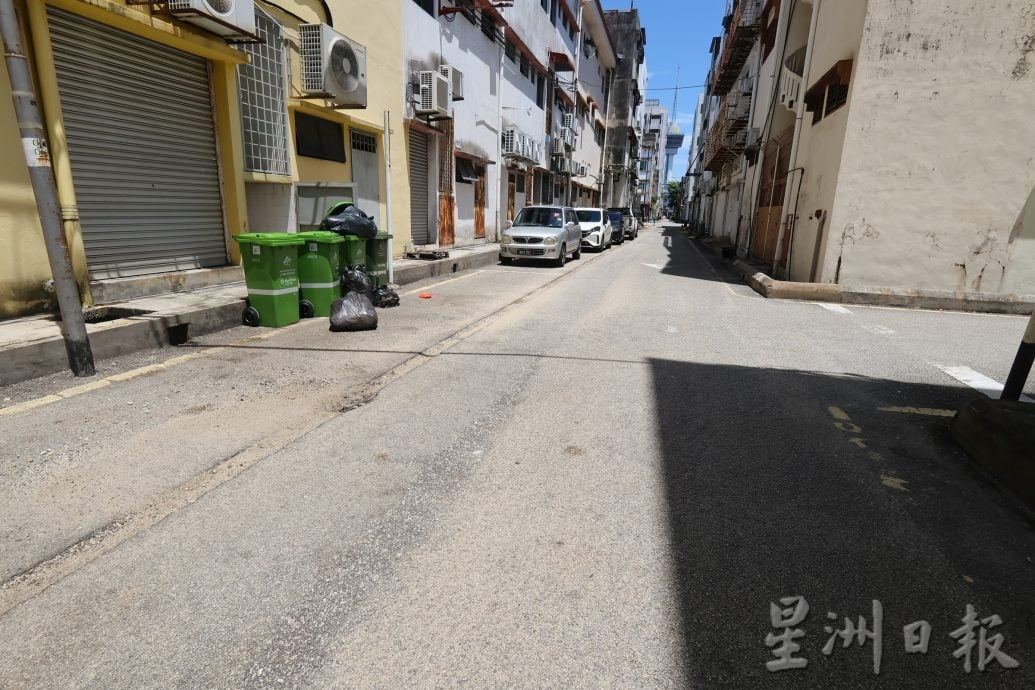 东:已签发:哈芝阿都阿兹路又开挖,政府议员也不懂是什么工程