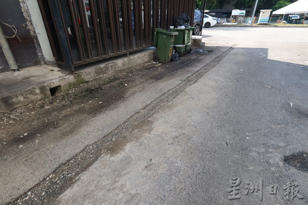 东:已签发:哈芝阿都阿兹路又开挖,政府议员也不懂是什么工程