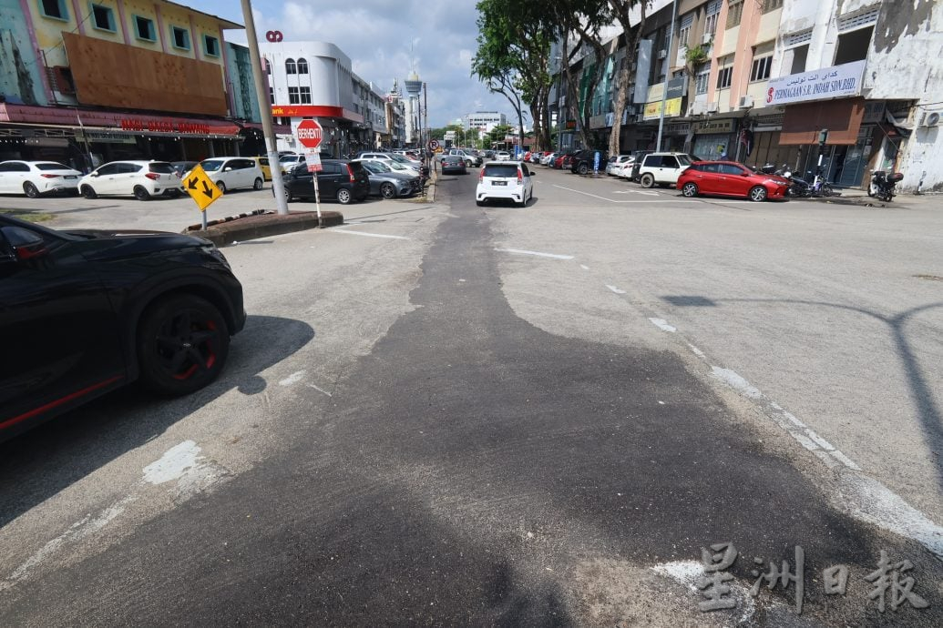 东:已签发:哈芝阿都阿兹路又开挖,政府议员也不懂是什么工程