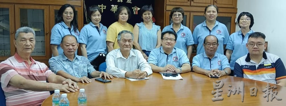下霹华校教师会联办 中小学舞蹈观摩会