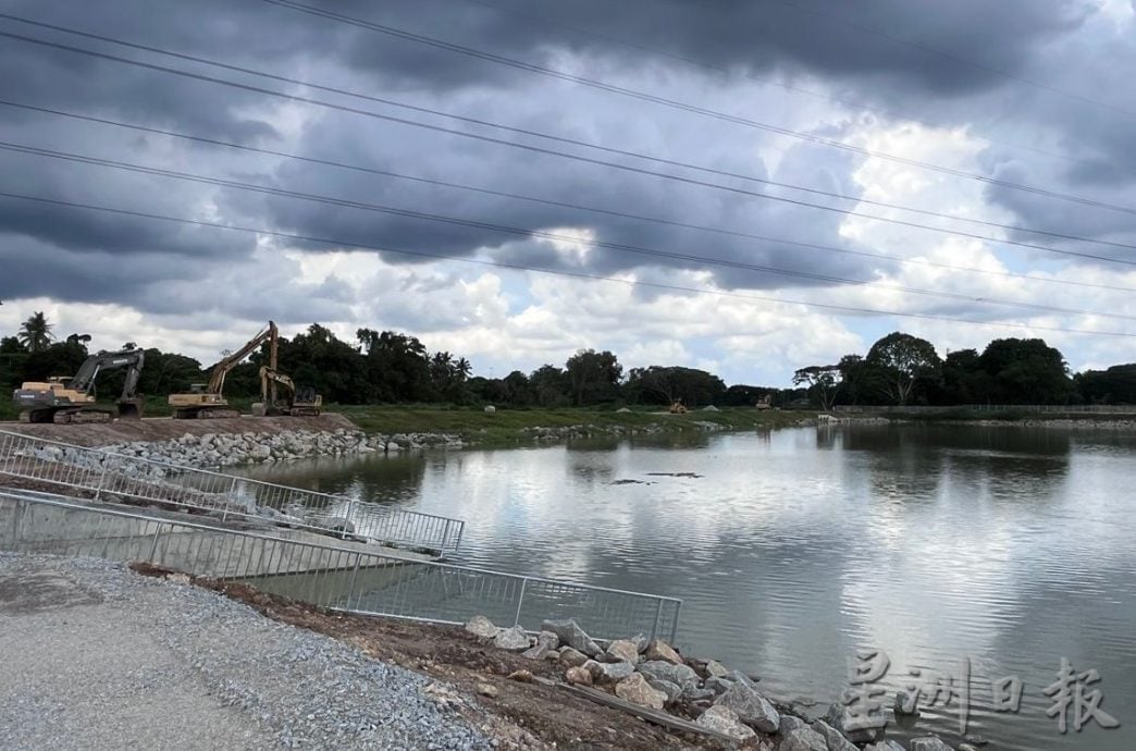 (古城封面副文)甲州首长巡视亚罗牙也防洪计划工程