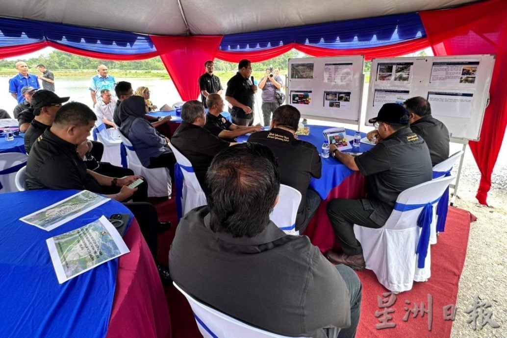 (古城封面副文)甲州首长巡视亚罗牙也防洪计划工程