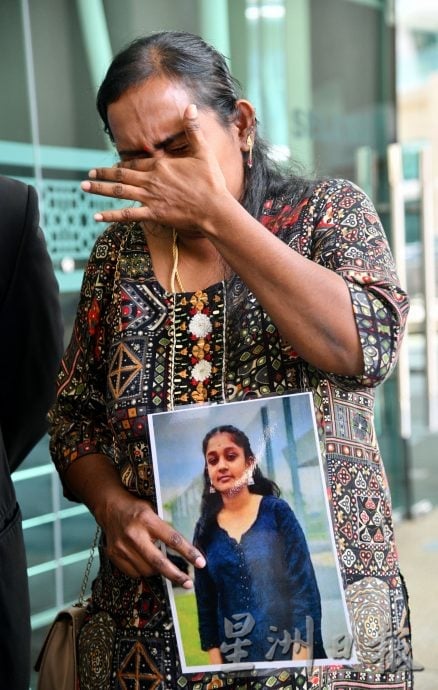 印裔中五女学生疑在校内喝下毒药送院途中身亡，校方被指延误送医