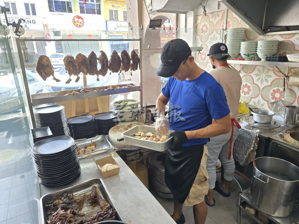 供星洲网/鸡蛋补贴取消暂未酿涨价风，业者及食肆：静观其变