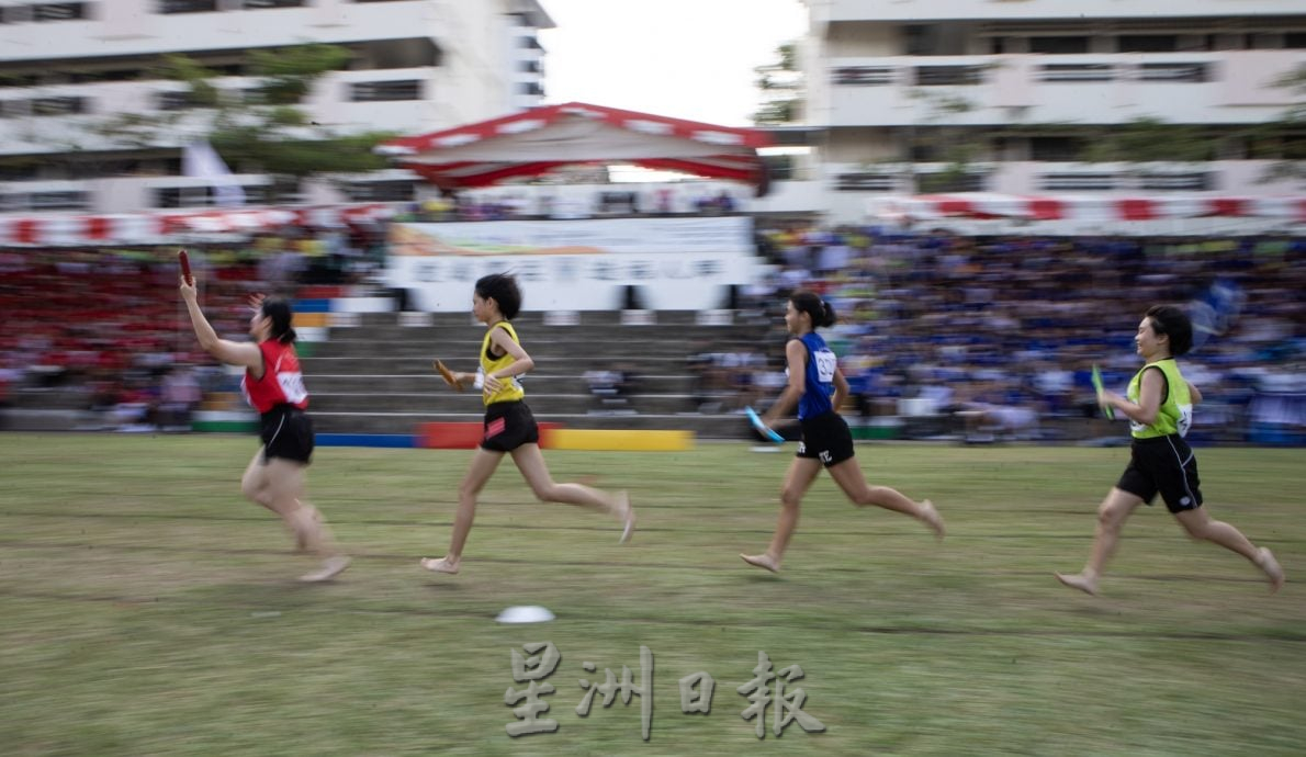 星角摄/啦啦队声浪激励运动员奋勇冲刺