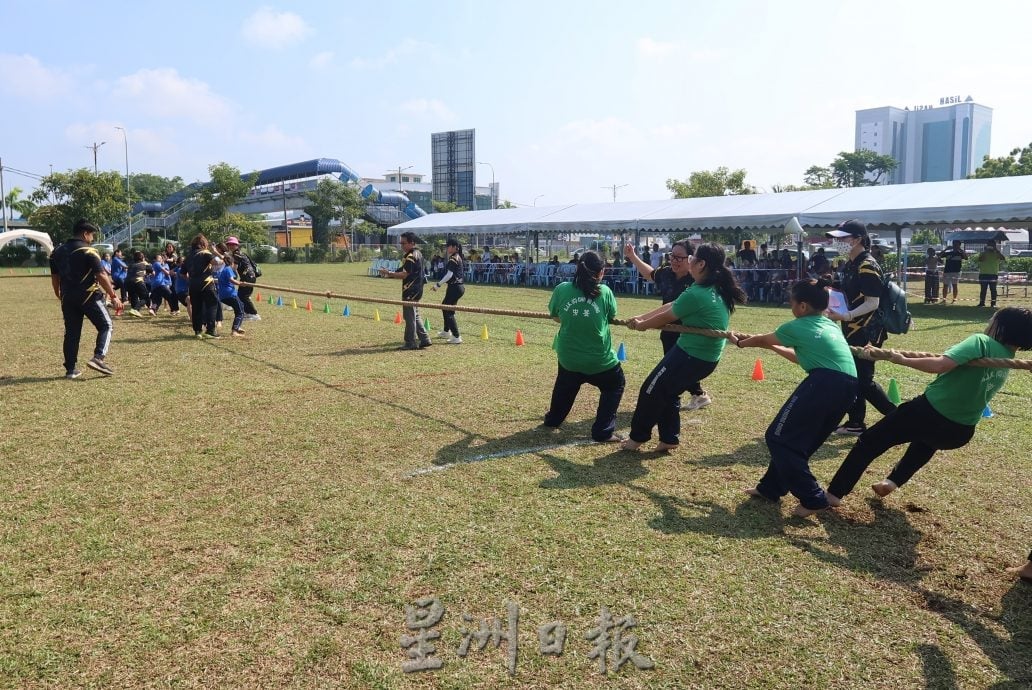 彭亨州歌要修改!彭州消费人事务与人力资源委员会主席沈春祥披露,彭州苏丹阿都拉谕令修改州歌,州政府目前已经着手处理