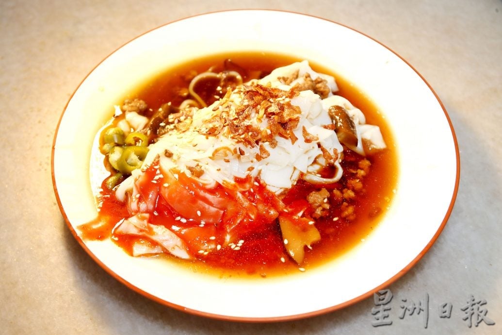 大霹雳封底主文/【人气美食】| 琼南茶餐室猪肠粉 沙葛猪肠粉受欢迎