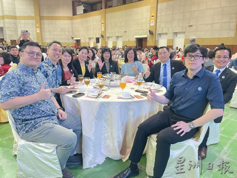 **已签发**柔：头条之一： 宽小5校首度携手办校庆晚宴  为各校设施宽三特教班筹50万