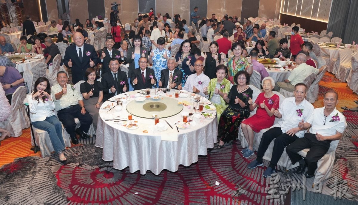 家庭观念变华裔人口减 独中生人数减华校生源困境