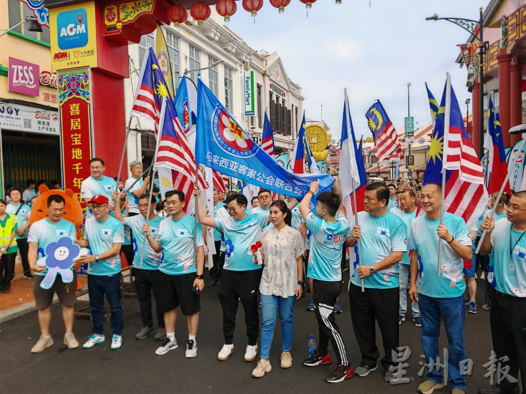 （古城第二版主文）沙孙纬：“爱华教”是我们的使命，“好客行”是我们的态度