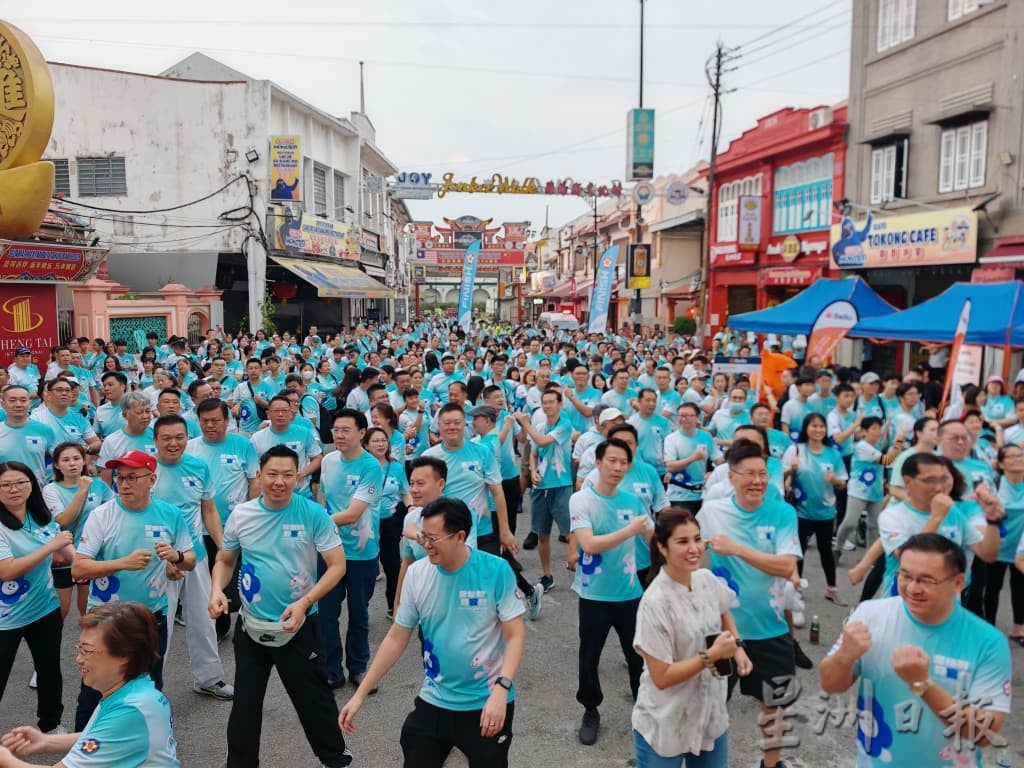 （古城第二版主文）沙孙纬：“爱华教”是我们的使命，“好客行”是我们的态度