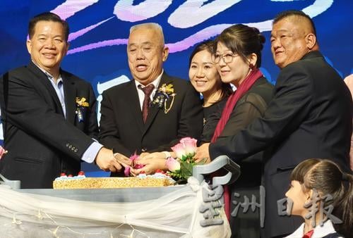 东：明加叻中正华小百年校庆晚宴筹获76万6868