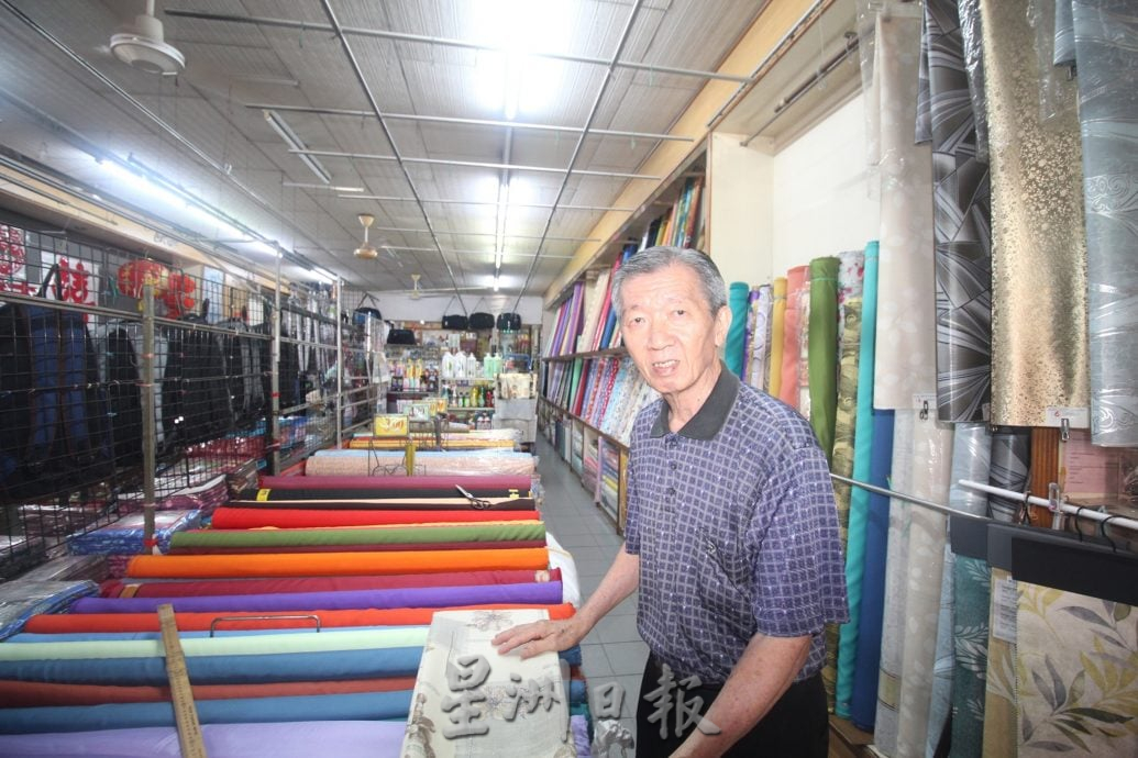 经济不景、停车位严缺及新商业区冲击,劳勿大街及后街15老店丢空