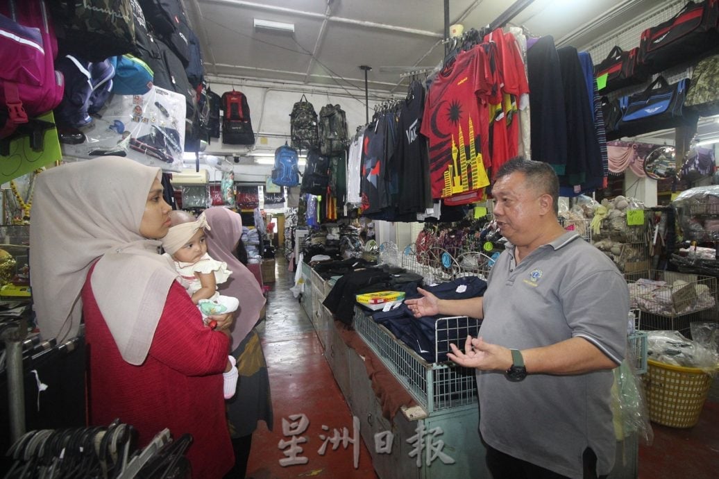 经济不景、停车位严缺及新商业区冲击,劳勿大街及后街15老店丢空
