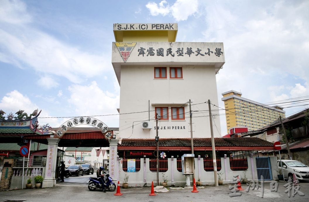 《流俗地》掀文学旅游热潮　书迷走入怡保寻找小说场景