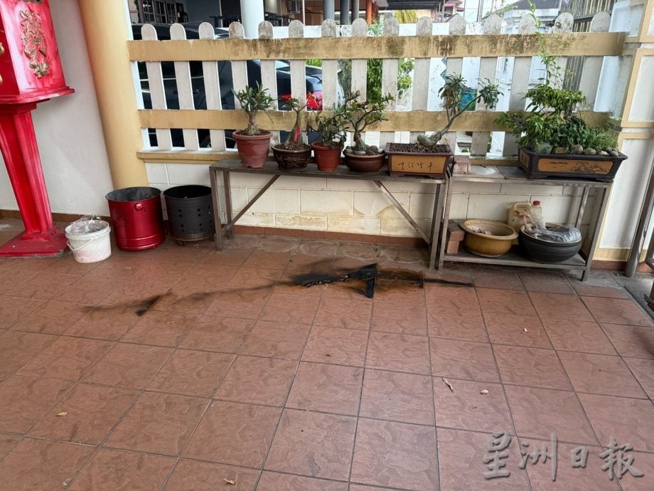 已签发 柔：版二：居銮老父为子还债破产，求大耳窿找欠债儿子