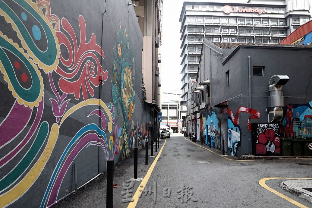 大都会/封面/走访敦李孝式路后巷壁画