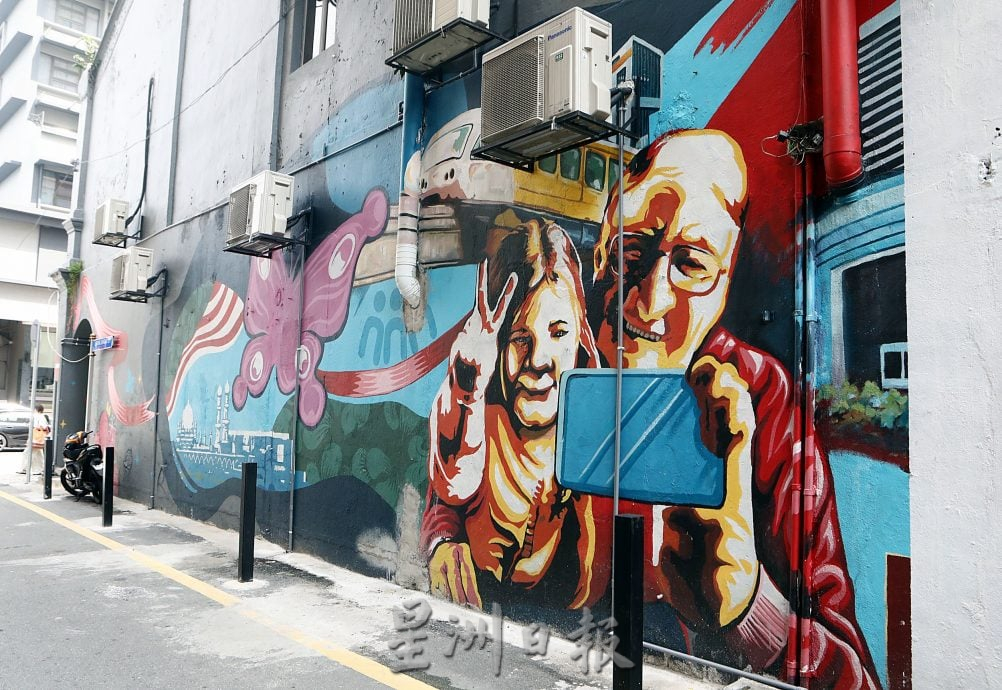 大都会/封面/走访敦李孝式路后巷壁画