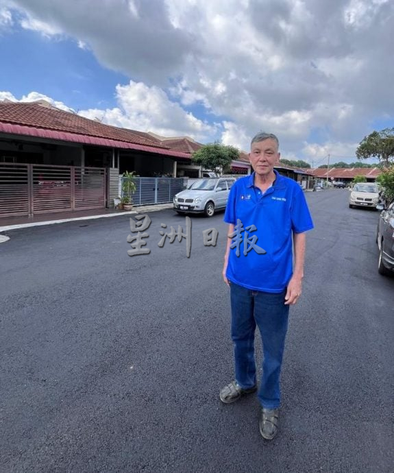 （古城第六版主文）万佳市30路获提升，解决路面高低不平，雨水涌入居民住家问题