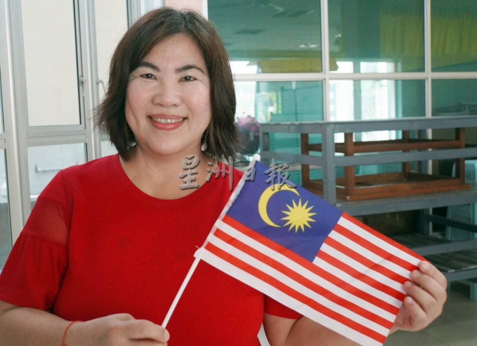 （大北马）尊重国家主动挂国旗，商家：不是怕被罚250