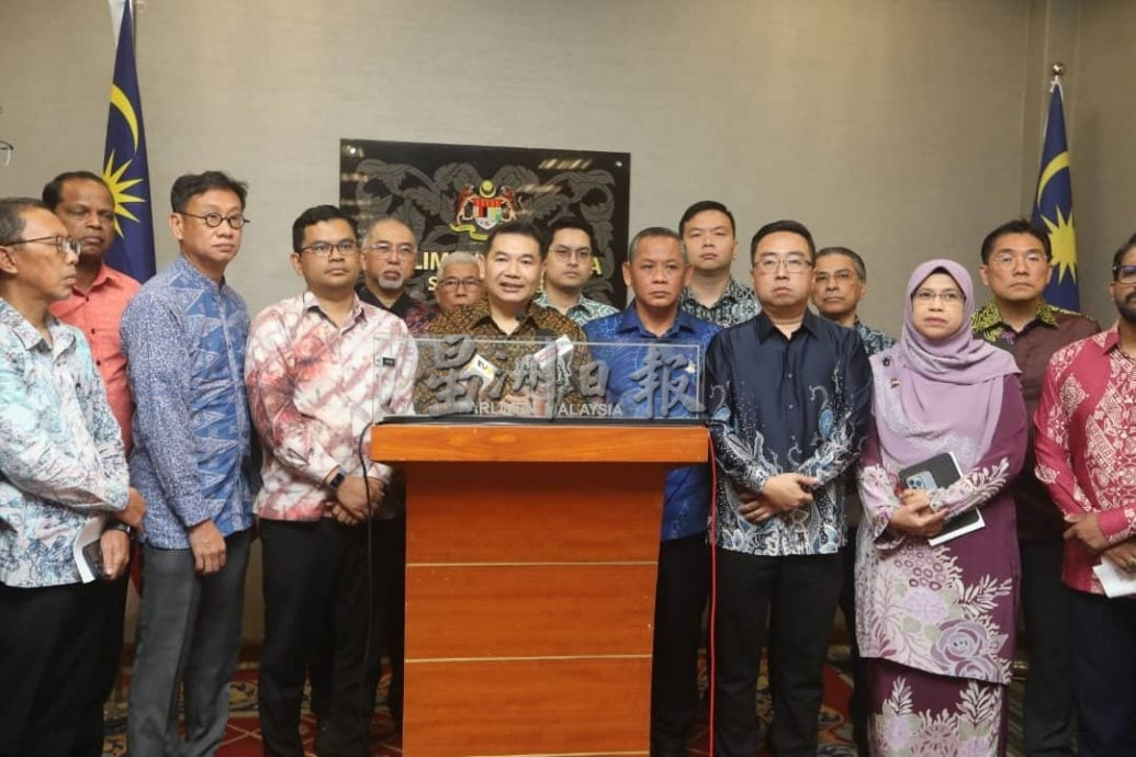  拉菲兹儿子遇袭|视频|儿子遇袭后首公开现身 拉菲兹潸然泪下：妻子接恐吓信息 