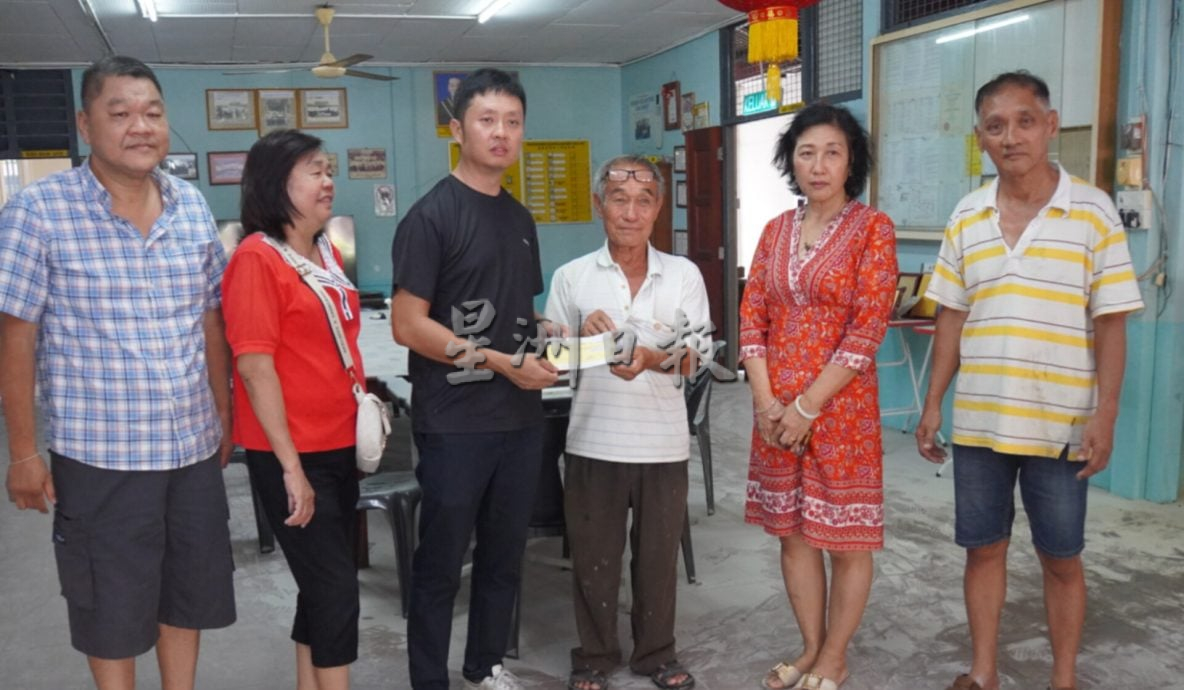 （大北马）老人院住户心生不满，放火烧礼堂睡床，财物损失未伤及人命