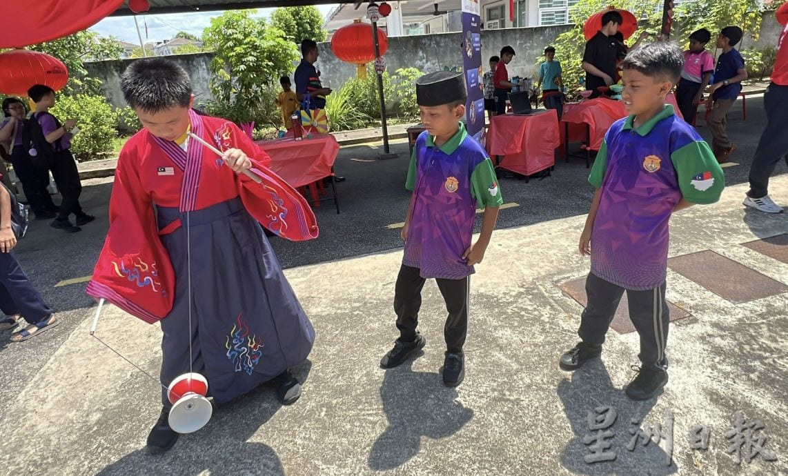 (古城封面主文)甲首办跨源流昌明大马嘉年华·700各族学生同台展演
