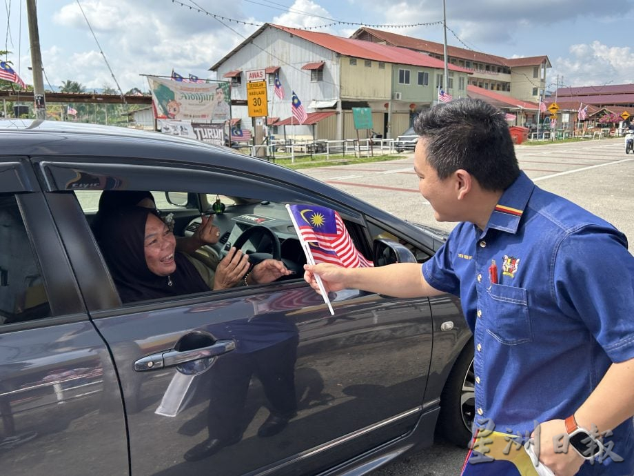 林骏荣派国旗倡导爱国精神 鼓励民众响应国庆月