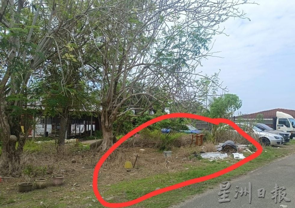 东:花园区空地遭乱丢垃圾居民备受困扰