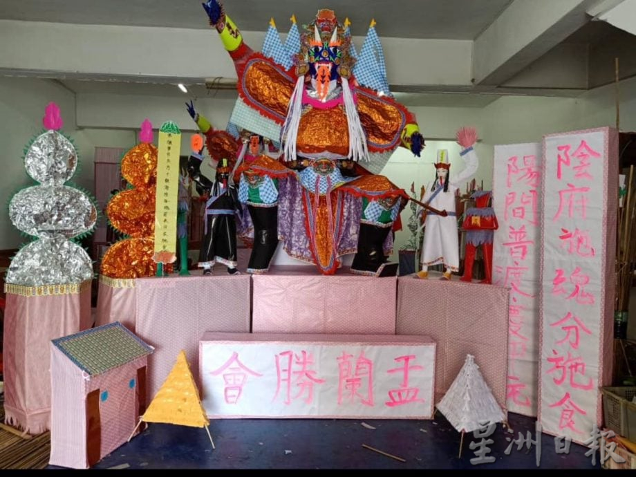 （古城封面主文）中元节香纸蜡烛跌价 市场却慢热