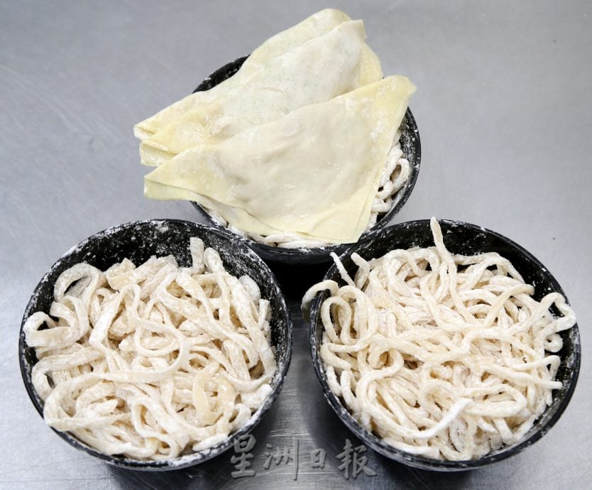 【人气美食】／古早风味创新巧思交融 “盈板面”暖胃又饱腹