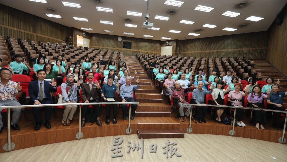 逢甲杯参赛人数破万 新山实体赛场泼墨展正体字之美