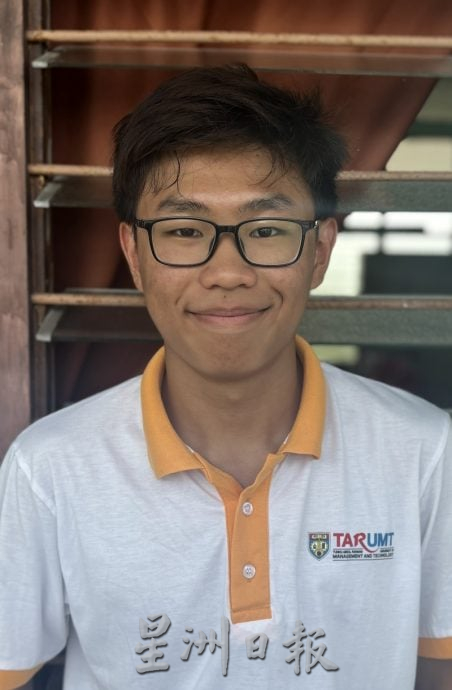 拉曼下乡服务团   东猛华小义务画壁画