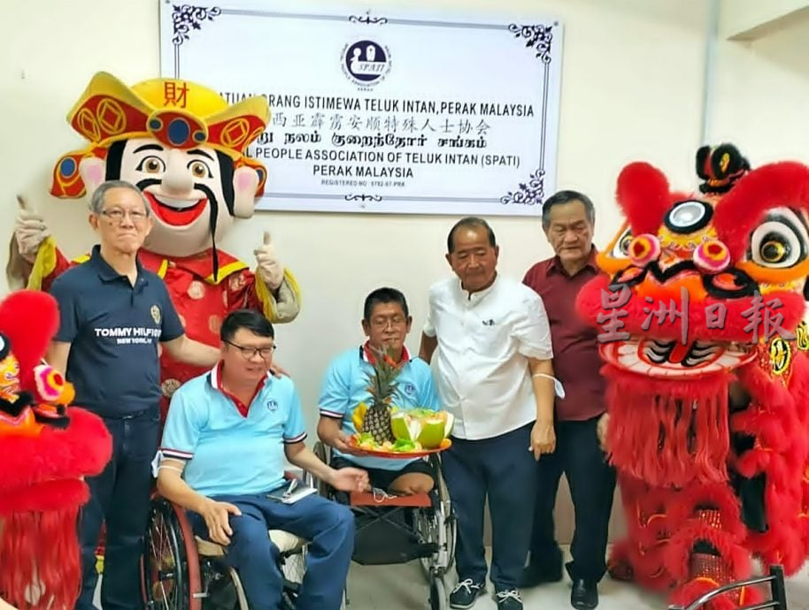 ★8月17日刊登/共用稿【有故事的人】/强电击中烧伤截双腿 陈树金消沉2年重生