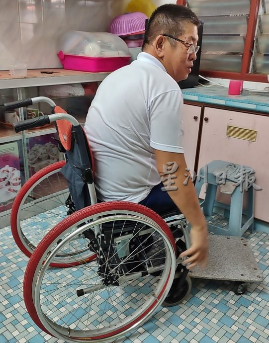 ★8月17日刊登/共用稿【有故事的人】/强电击中烧伤截双腿 陈树金消沉2年重生