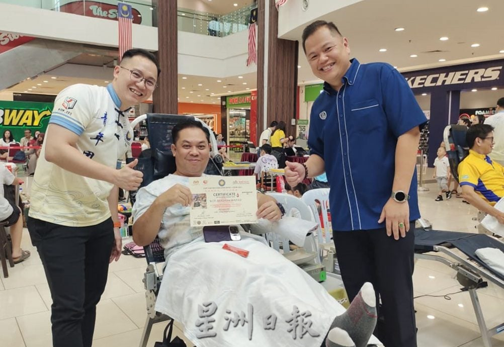 明里善社捐血运动及儿童填色比赛开幕