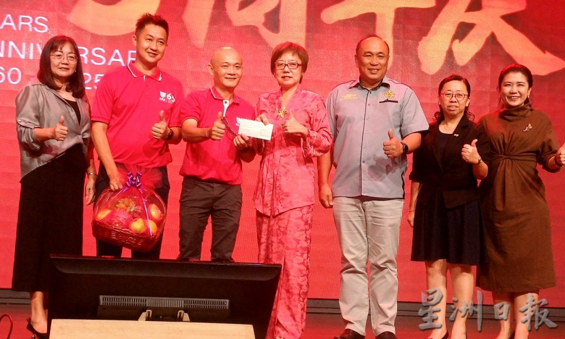 供星洲网:禁酒令把华小“以校养校”的计划打乱了!颜淑美:学校礼堂难出租